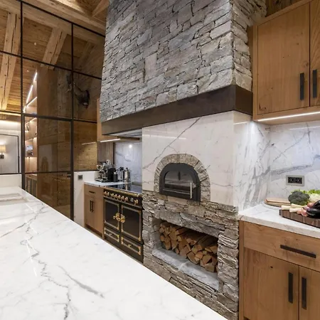 Apartment Majesty: Unveil The Essence Of Alpine *